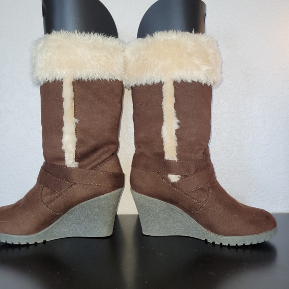 American Eagle Brown Faux Fur Wedge Boots - Picture 5 of 6